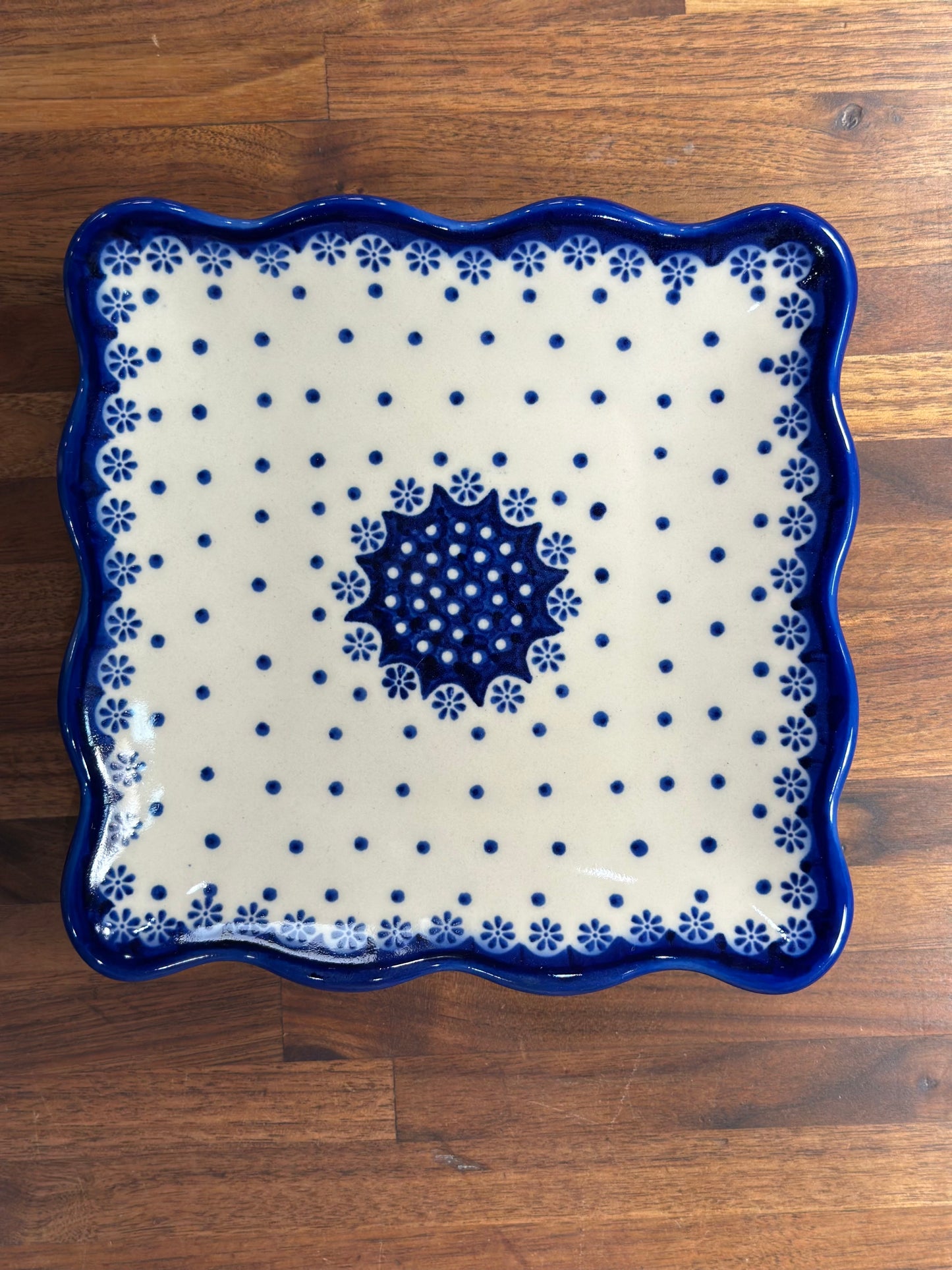 LP Ruffled Cookie Plate
